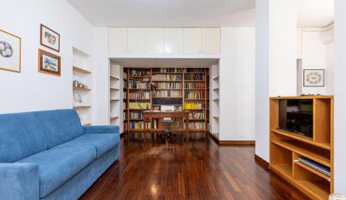 One-Bedroom Apartment with Balcony