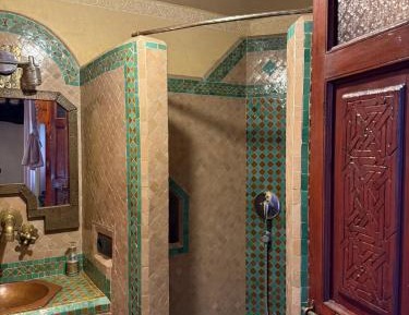 Deluxe Room (2 Adults + 1 Child)