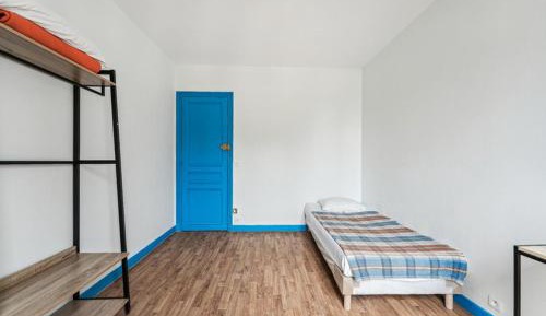 Standard Single Room with Shared Bathroom