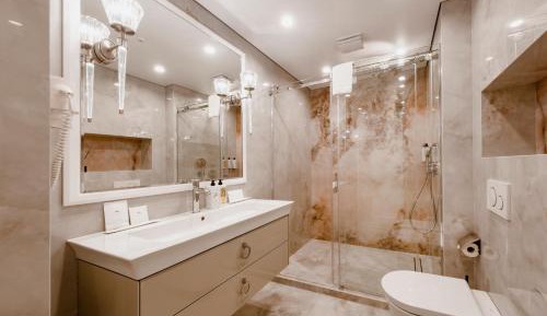 Deluxe Apartment with Limited Spa Access