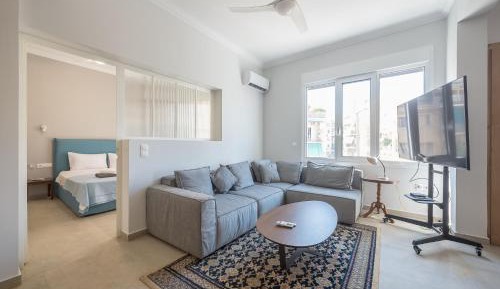 Two-Bedroom Deluxe Apartment with Balcony