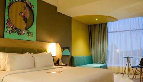 Max Happiness Kingbed Room