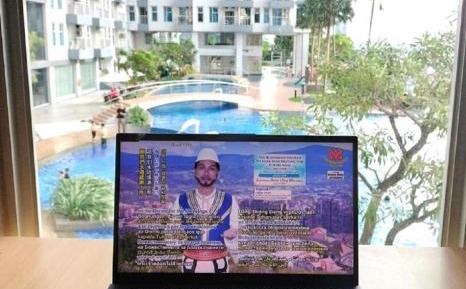 Three-Bedroom Apartment with Water View