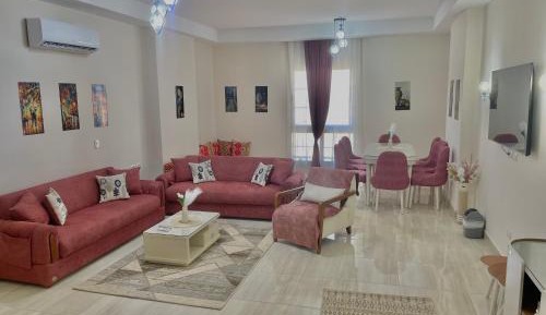 Four-Bedroom Luxury Apartment