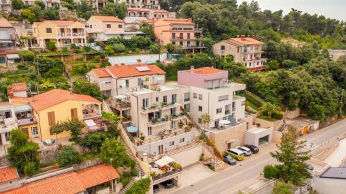 Apartment with Garden View