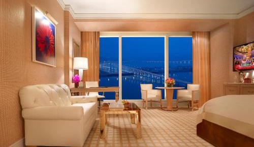 Deluxe City View Room (King or Double Double)