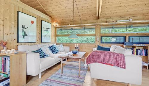 Three-Bedroom Holiday Home 