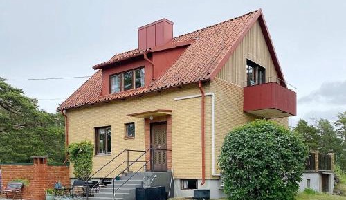 Three-Bedroom Holiday Home 