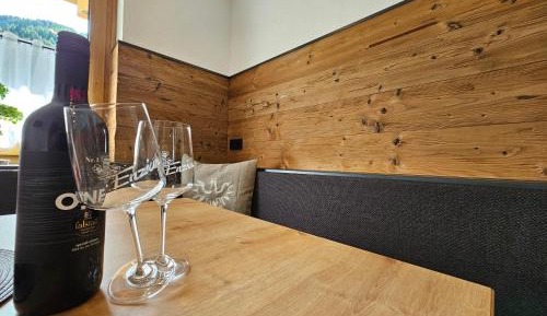 Two-Bedroom Apartment with Mountain View