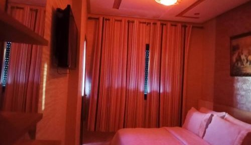 Three-Bedroom Apartment with Balcony