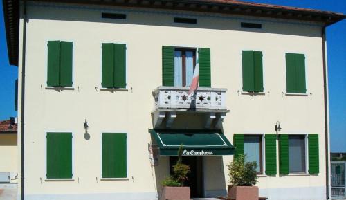 Studio with Balcony