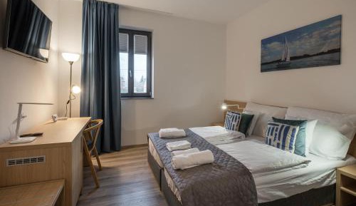 Standard Queen Room