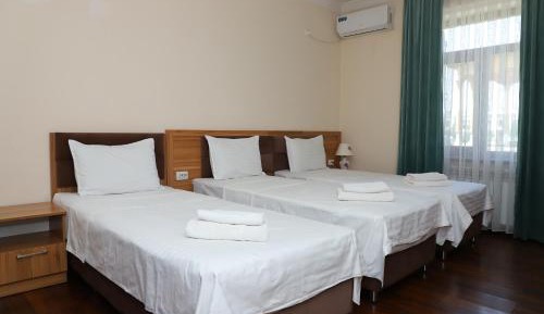 Comfort Triple Room with Shower