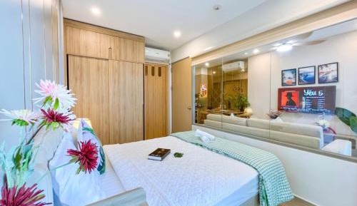 Two-Bedroom Apartment with Balcony and Terrace