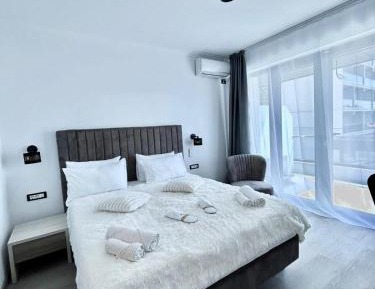 Deluxe Double Room with Balcony and Sea View