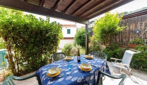 One-Bedroom Apartment with Garden View