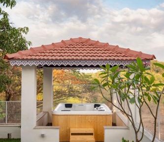 Villa with Garden View