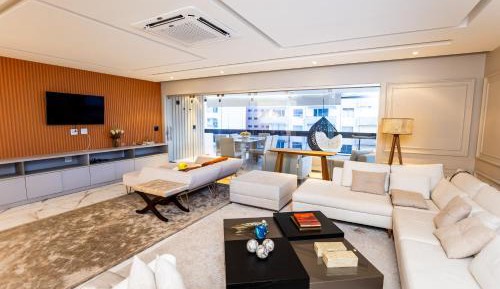 Four-Bedroom Luxury Apartment