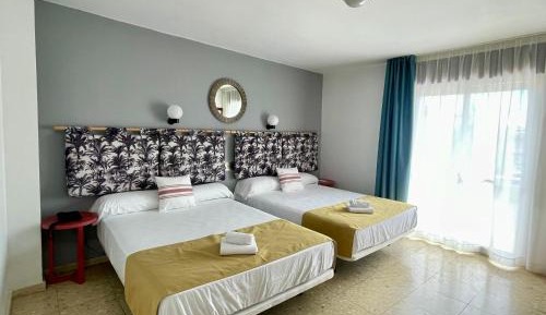 Quadruple Room with Terrace
