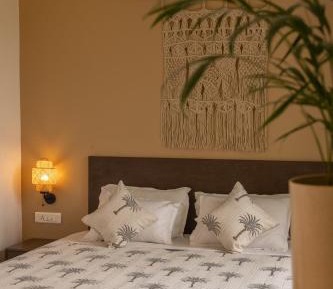 Room #1464313402