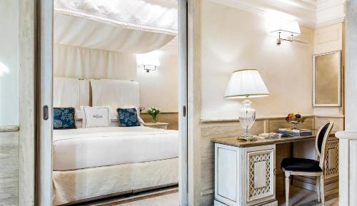 Junior Suite with Piazza View