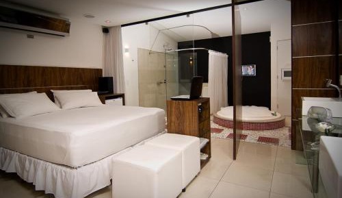 Suite with Hot Tub