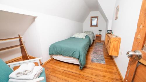 Twin Room with Shared Bathroom