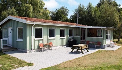 Three-Bedroom Holiday Home 