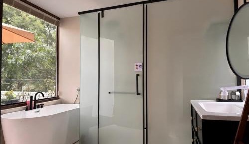 Suite with Mountain View