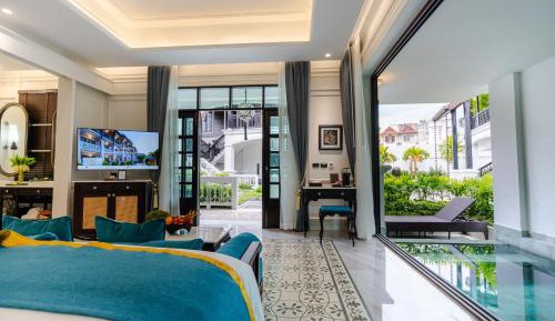 Suite with Private Pool