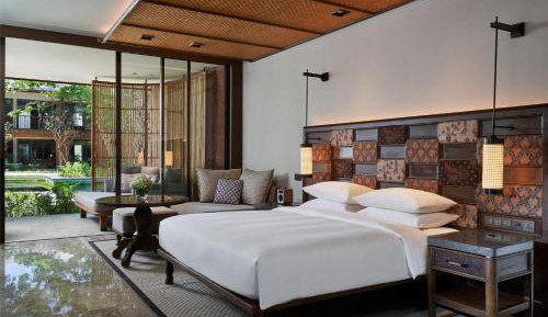 Deluxe King Room