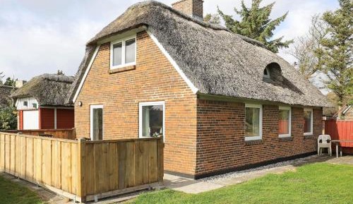 Three-Bedroom Holiday Home 