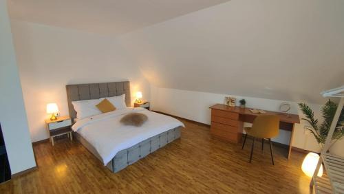 Apartment With Shared Bathroom
