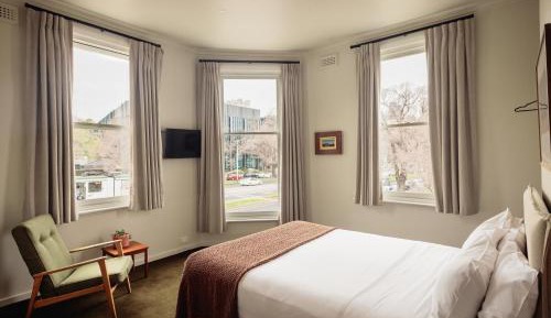 Standard Queen Room