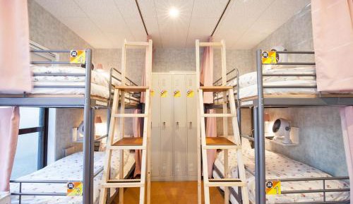 Quadruple Room with Shower - Female Only 