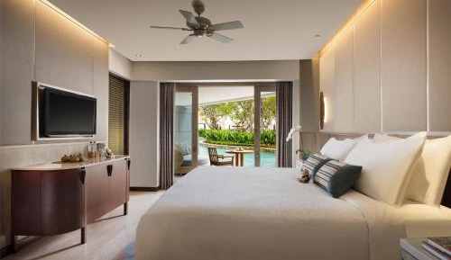Deluxe King Room - Lagoon Access
