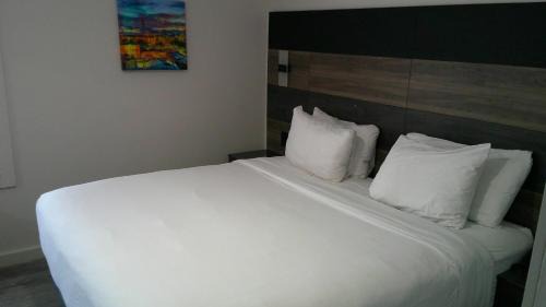 King Room - Non-Smoking