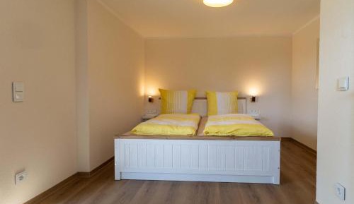 Two-Bedroom Apartment with Shower 