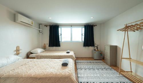 Standard Twin Room with Shared Bathroom