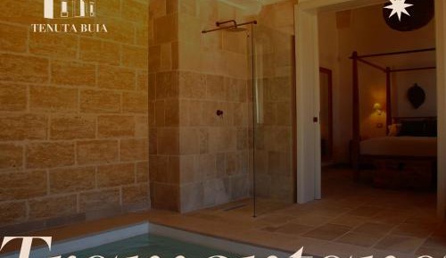 Queen Room with Spa Bath