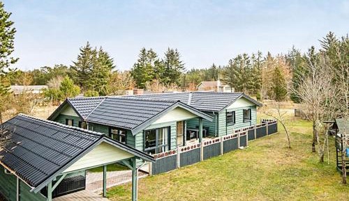 Four-Bedroom Holiday Home