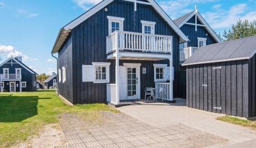 Four-Bedroom Holiday Home