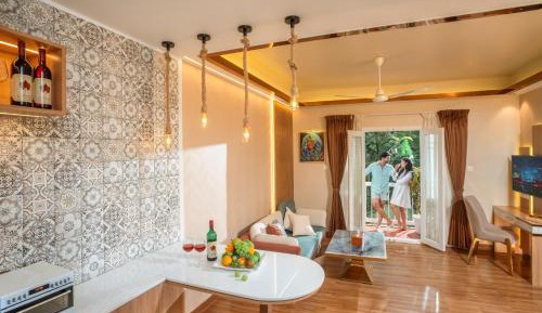 Double Room with Balcony (2 Adults + 1 Child)