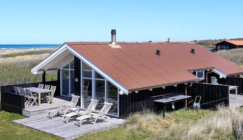 Three-Bedroom Holiday Home 