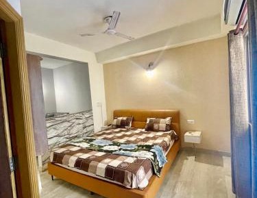 Deluxe One-Bedroom Apartment