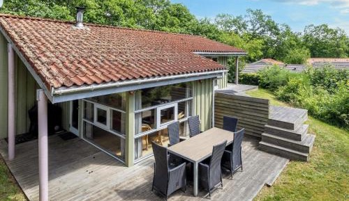 Three-Bedroom Holiday Home 