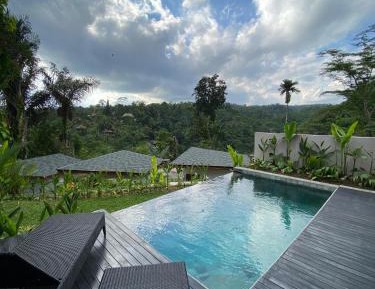 Villa with Garden View