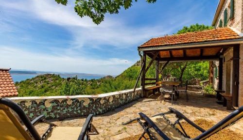 One-Bedroom Holiday Home