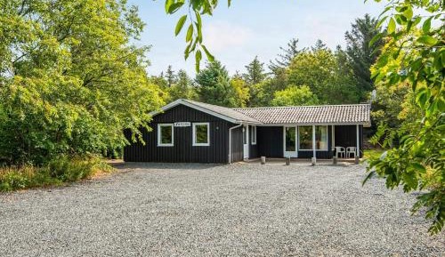 Four-Bedroom Holiday Home