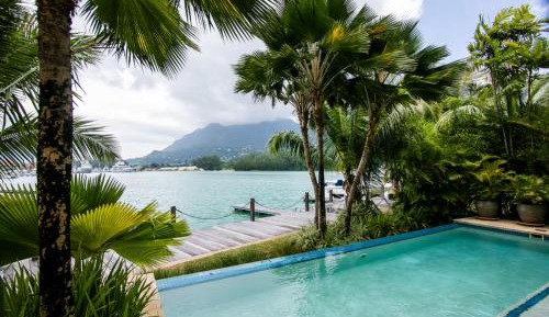 Four-Bedroom Deluxe Home - Oceanfront